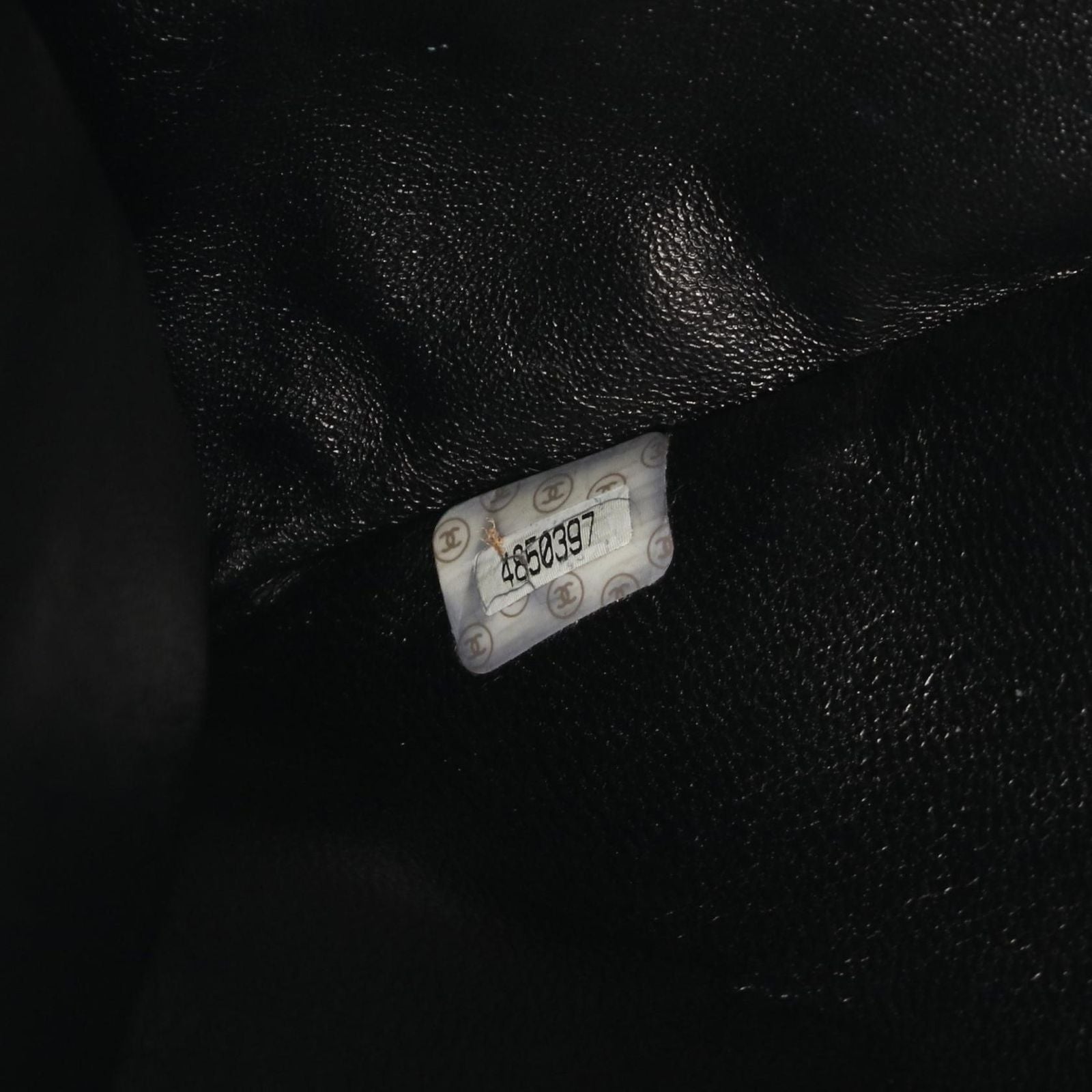 Chanel Tote Bag Jumbo CC Logo Chain Black — view 5