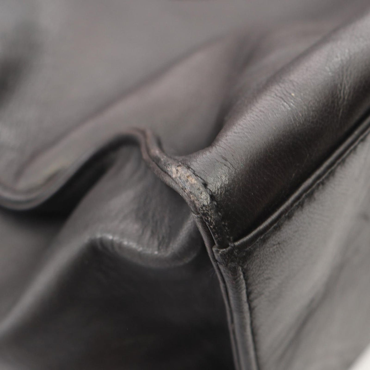 Chanel Tote Bag CC Logo Black Lambskin Chain — view 6