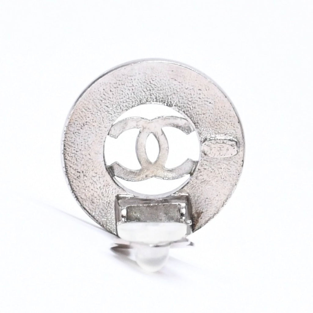 Chanel Vintage CC Logo Earrings 97 Metal Silver — view 6