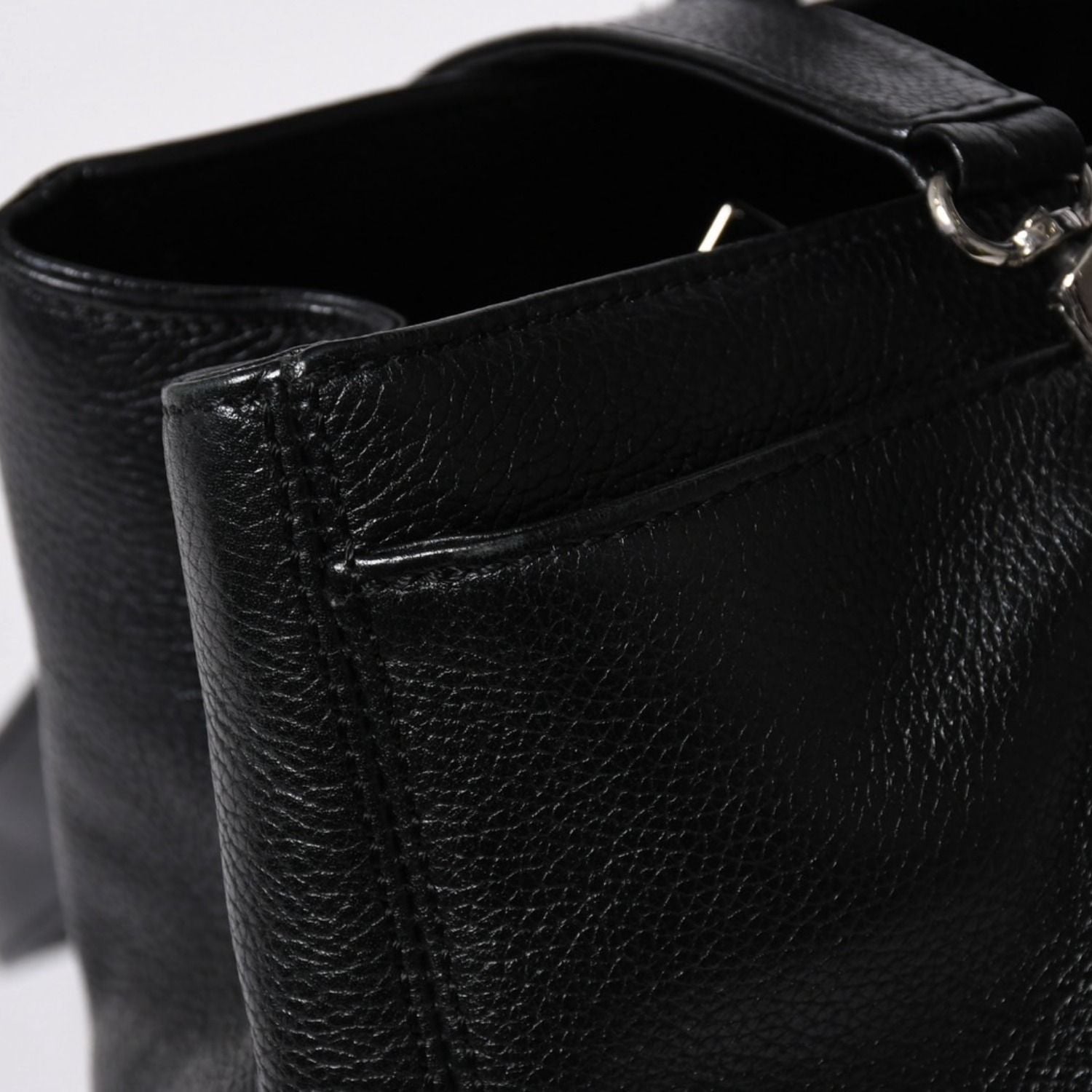 Chanel Executive Tote Bag Medium CC Logo Caviar Leather Black — view 8