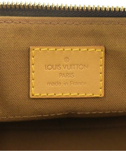 Louis Vuitton Shoulder Bag — view 5