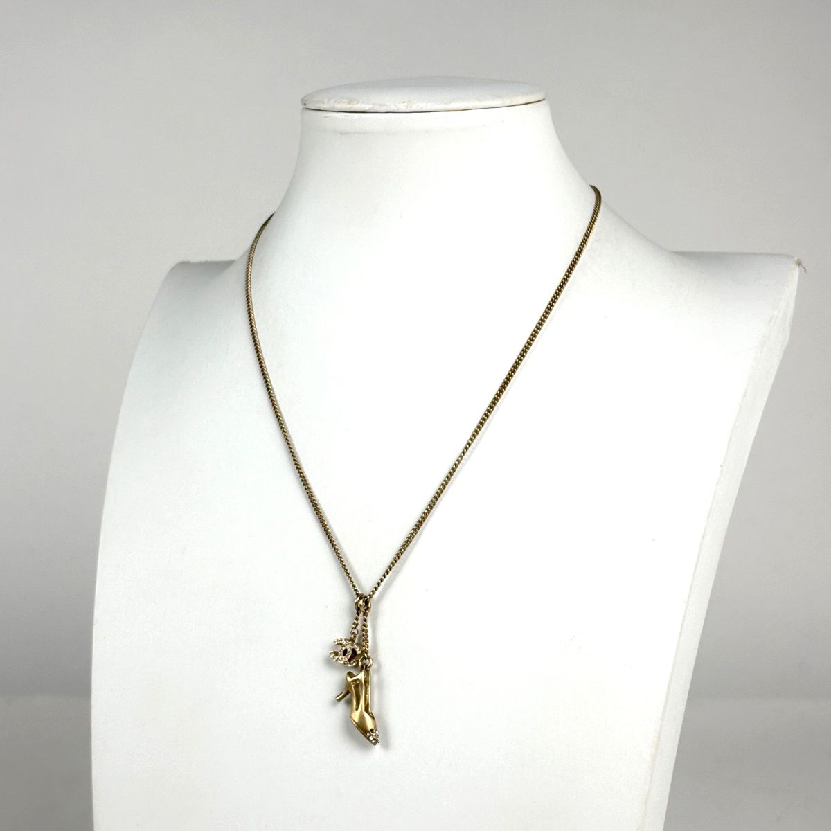 Chanel Necklace CC Logo High Heels Rhinestone Gold — view 6