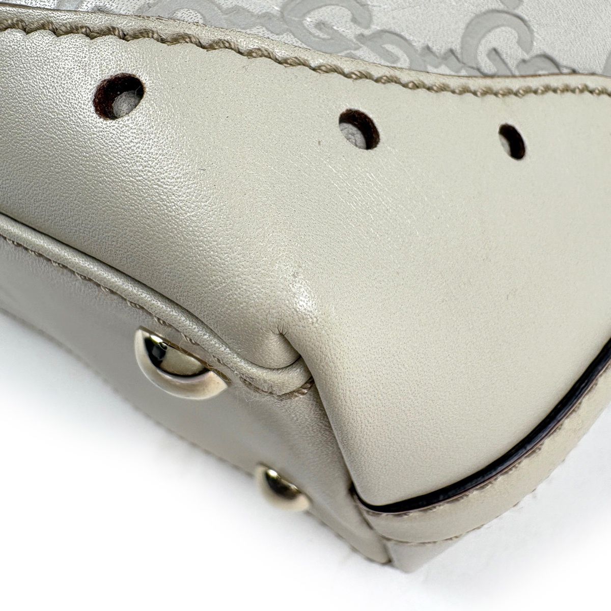 Gucci Guccissima Tote Bag GG Pattern Shimarais White — view 3
