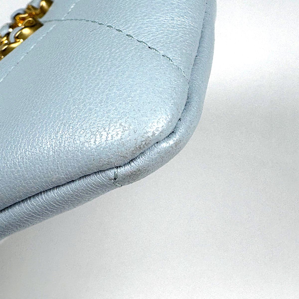 Chanel Coin Case 19 CC Logo Zip Leather Light Blue — view 3