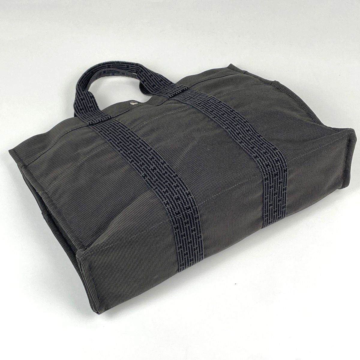 Hermes Her Line Tote Bag MM Nylon Canvas Gray — view 2