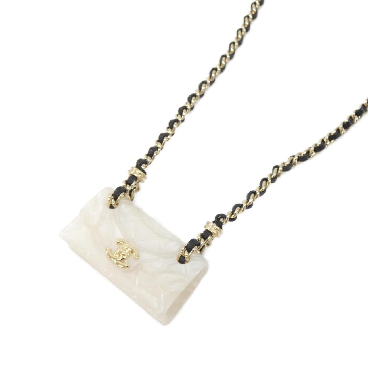 Chanel Necklace Gold