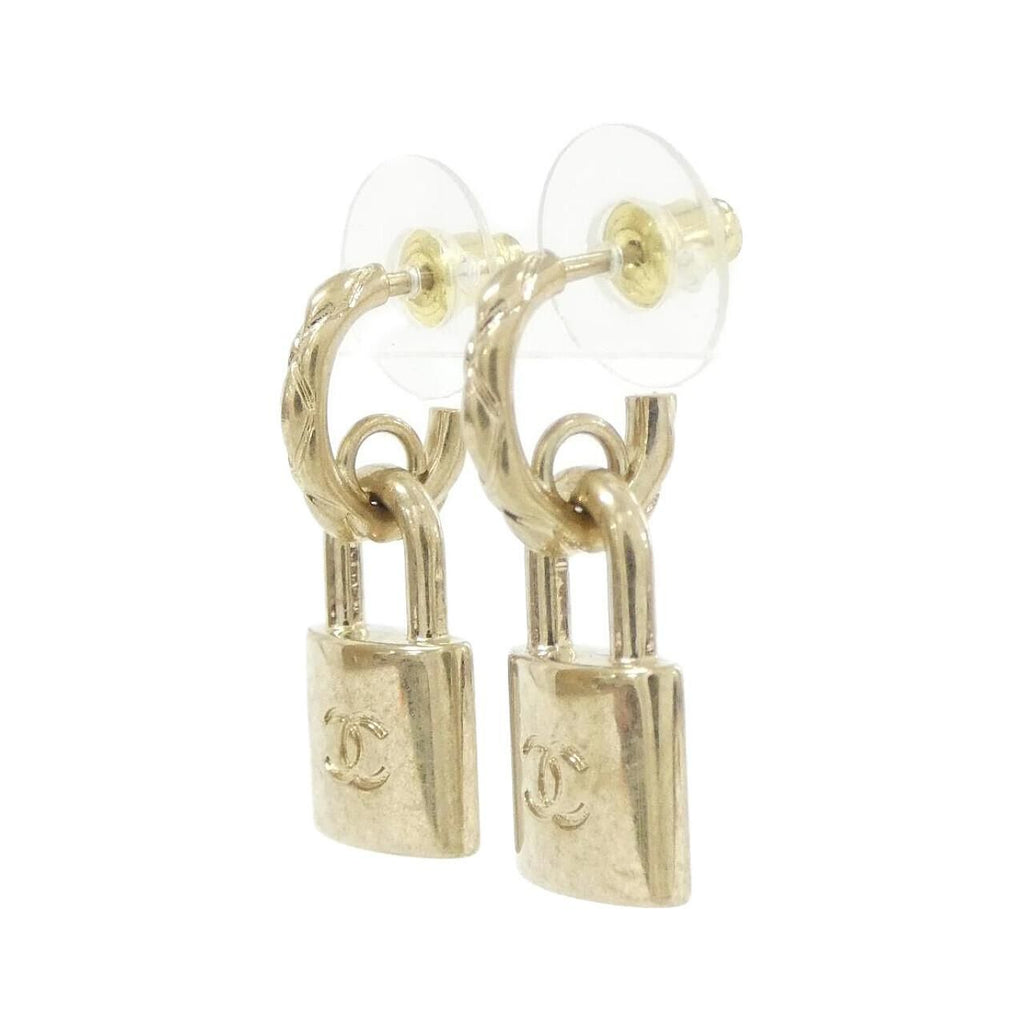 Chanel Earrings Gold — view 2