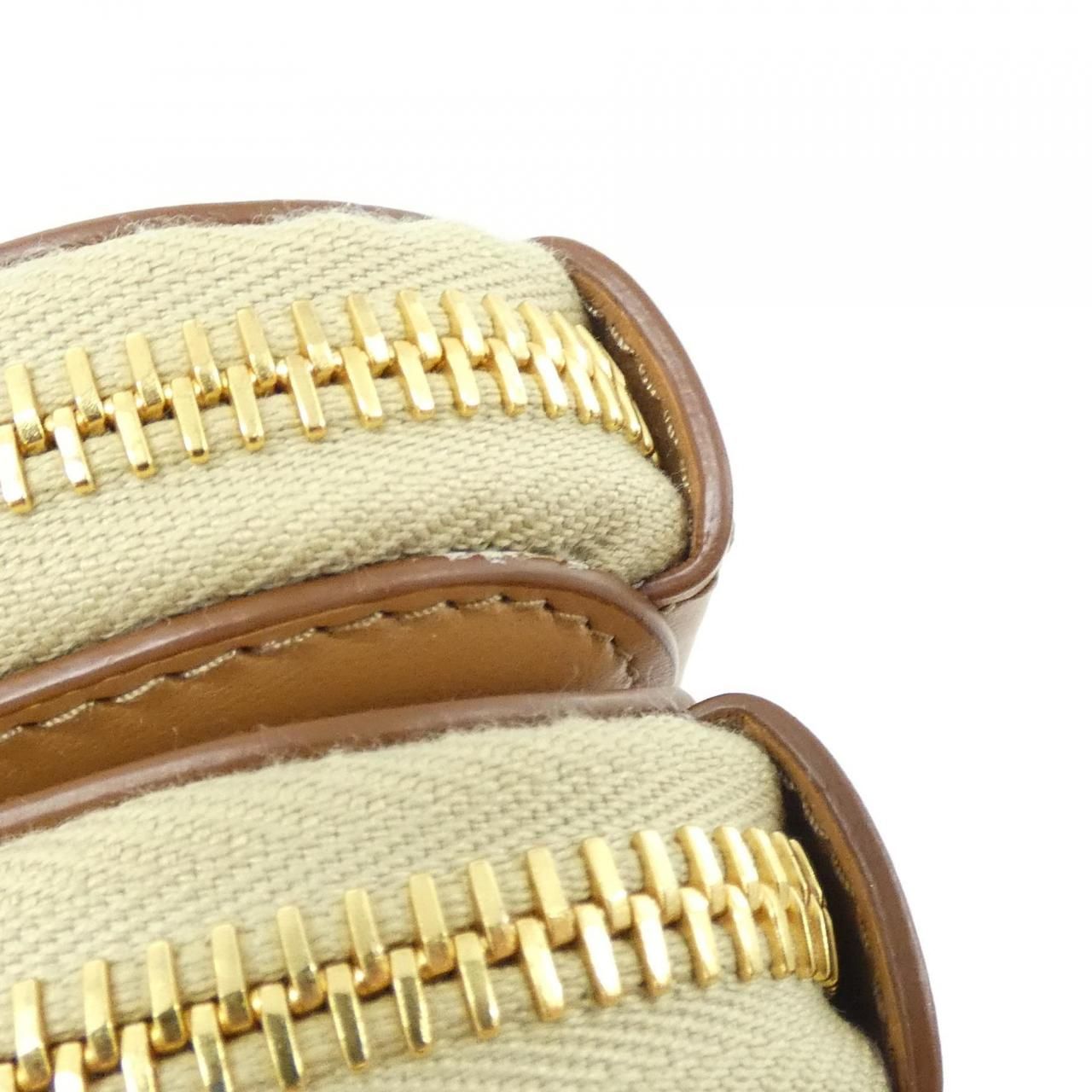 Prada Pouch Gold — view 3