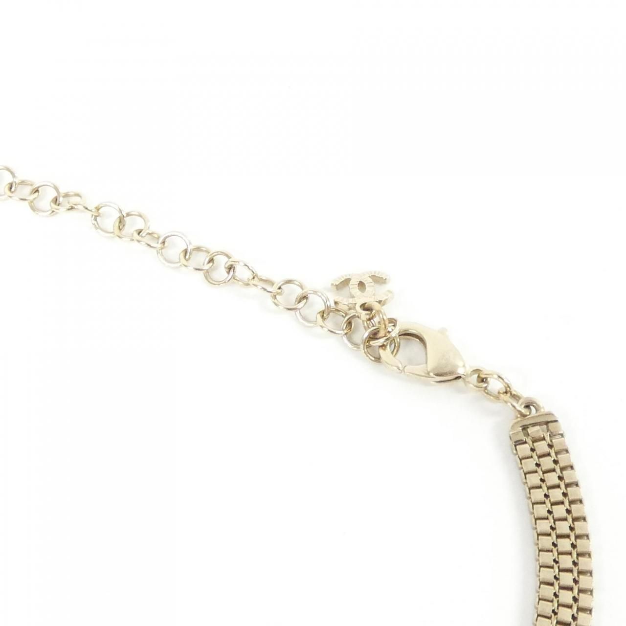 Chanel Choker Necklace Gold — view 4