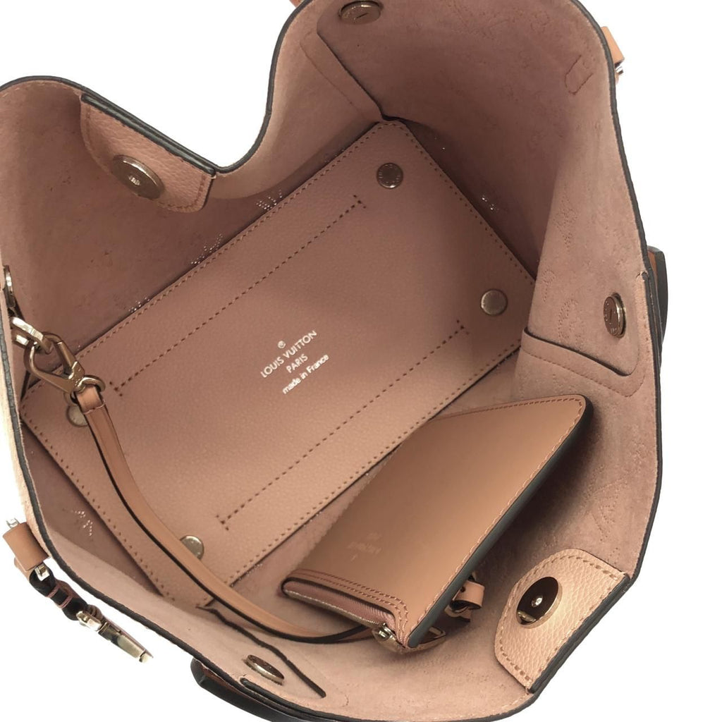 Louis Vuitton Mahina Hina PM — view 7