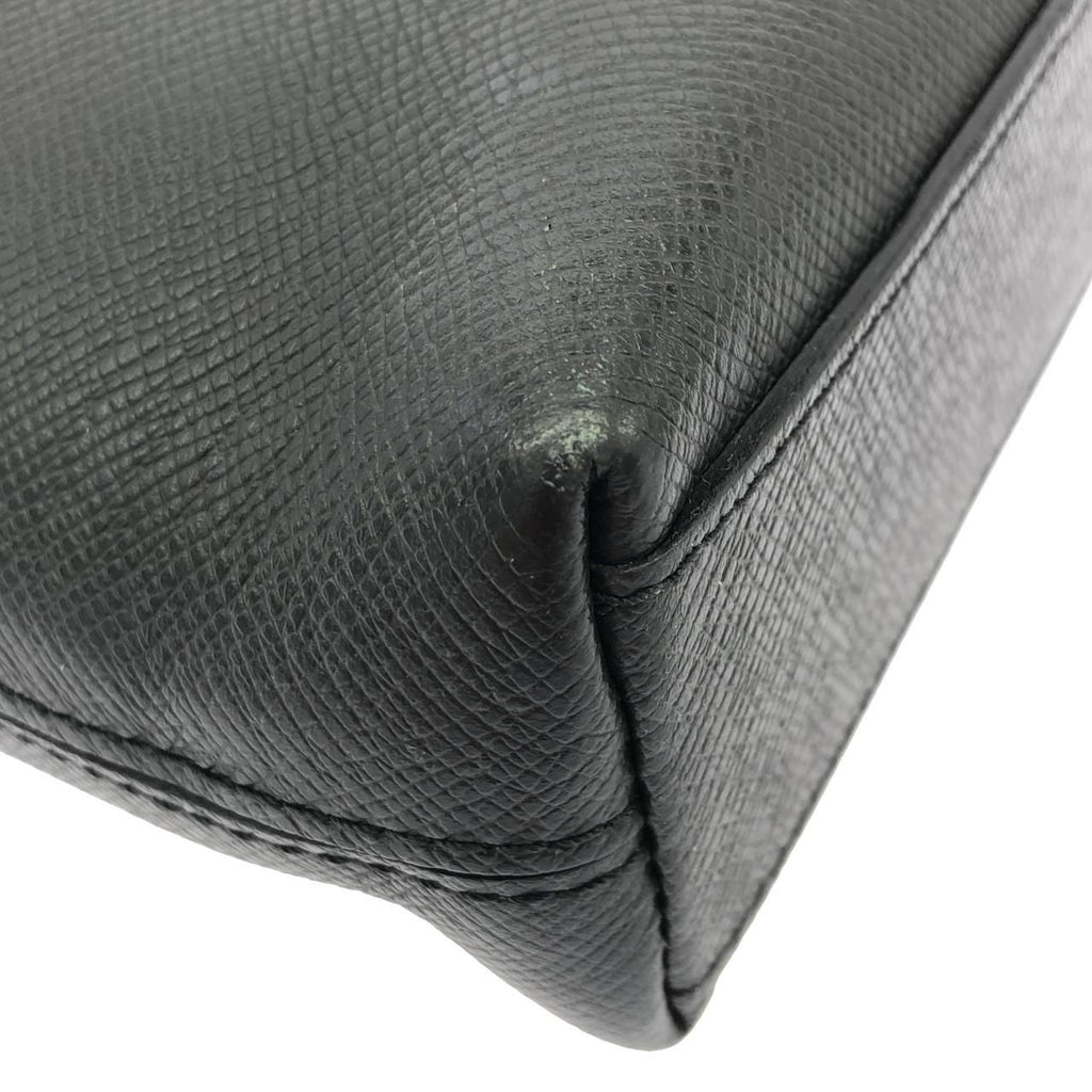 Louis Vuitton Taiga Anton Briefcase — view 3