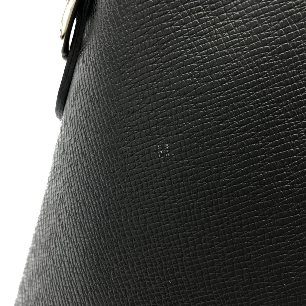 Louis Vuitton Taiga Anton Briefcase — view 5