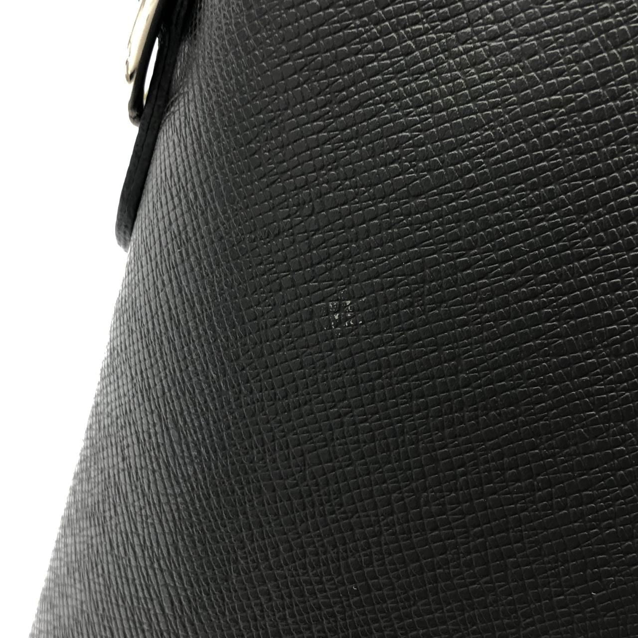 Louis Vuitton Taiga Anton Briefcase — view 5