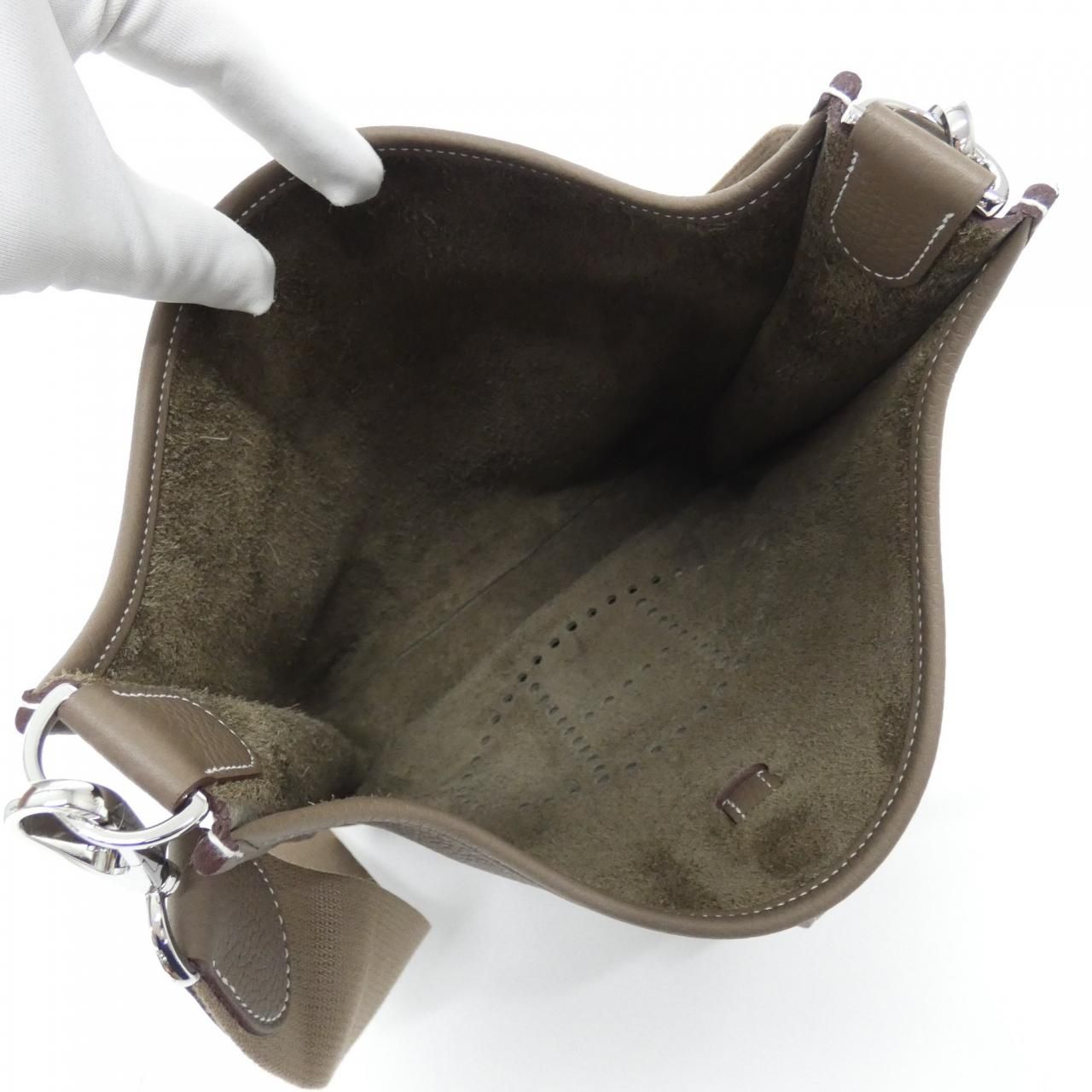 Hermes Evelyne 3 PM Shoulder Bag — view 5