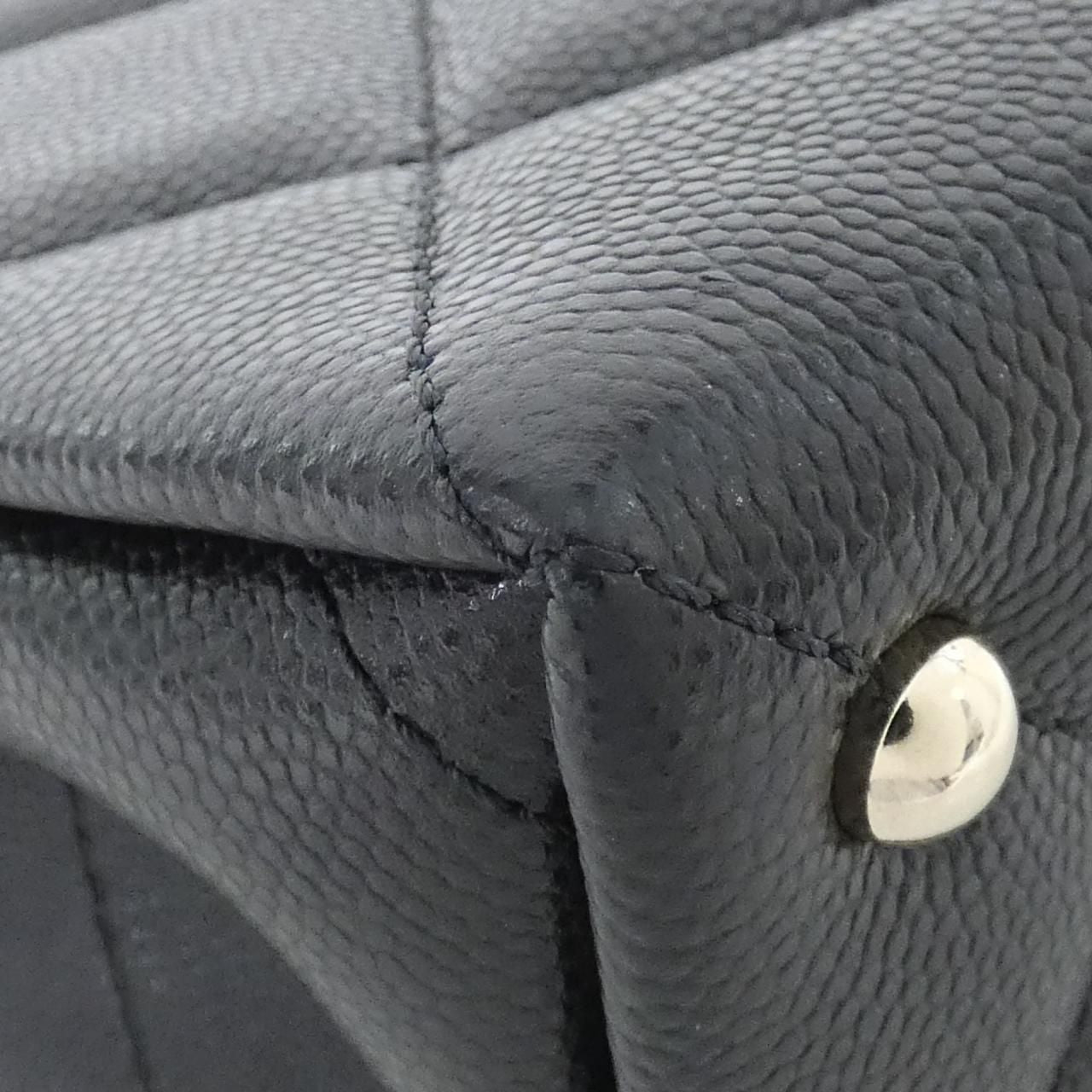 Chanel Bag Handbag Black — view 3