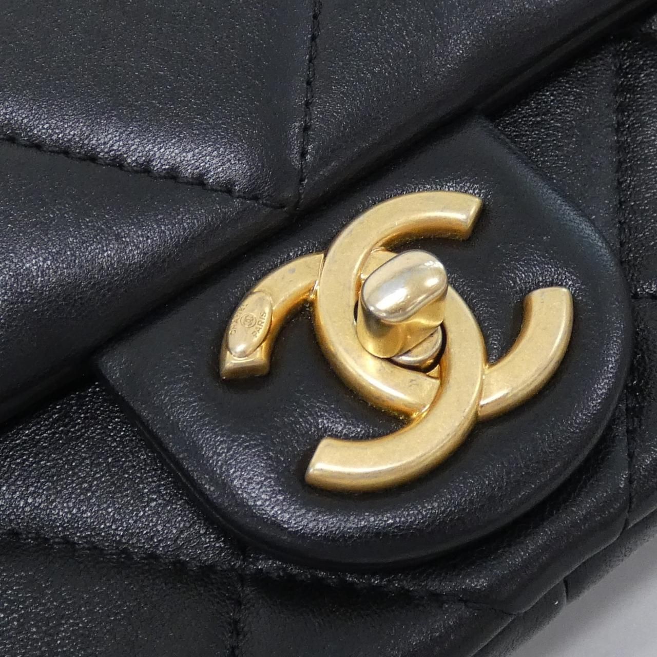 Chanel Shoulder Bag Black — view 4