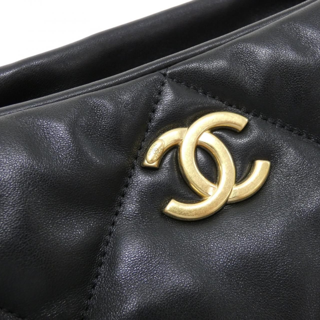 Chanel Shoulder Bag Black — view 4
