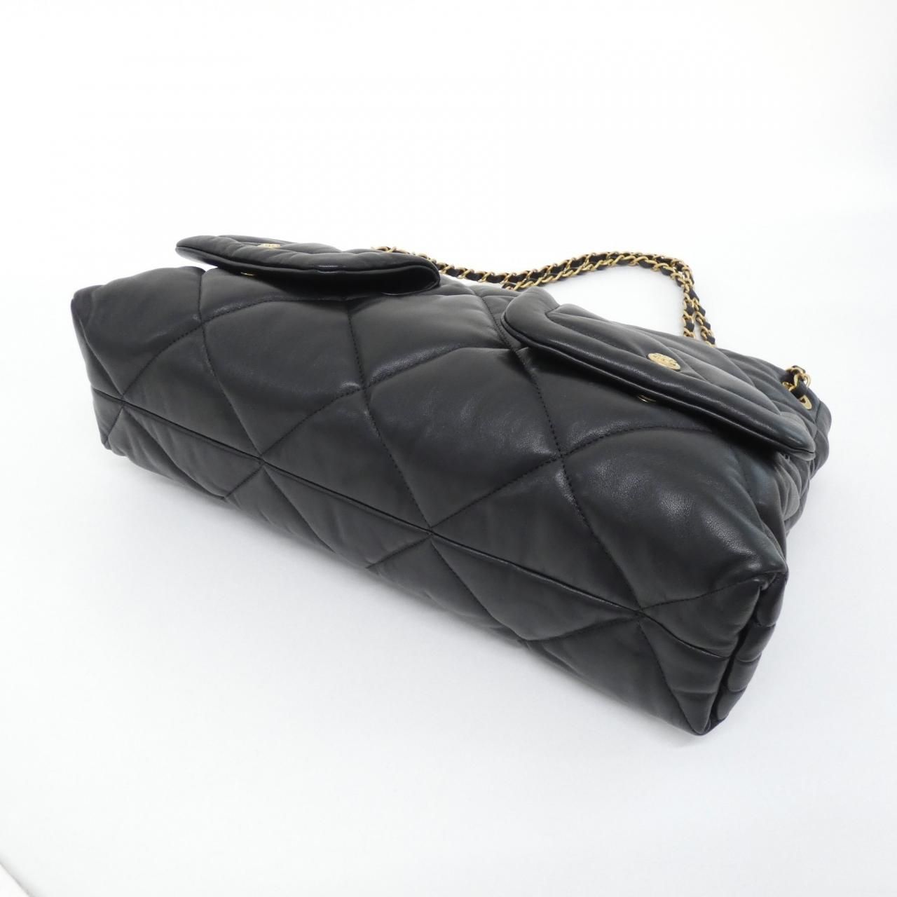 Chanel Shoulder Bag Black — view 3