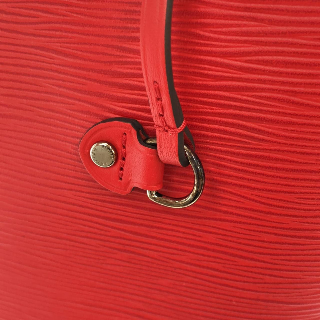 Louis Vuitton Epi Neverfull MM — view 3