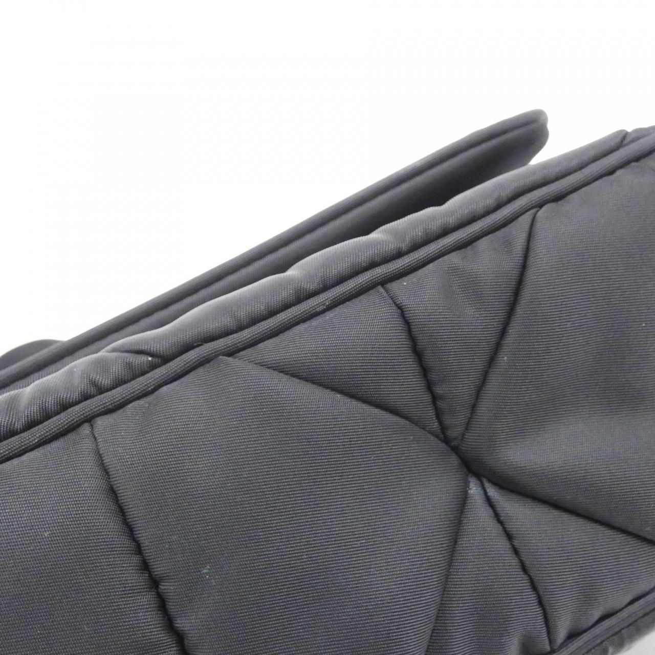 Prada Shoulder Bag Gold — view 3
