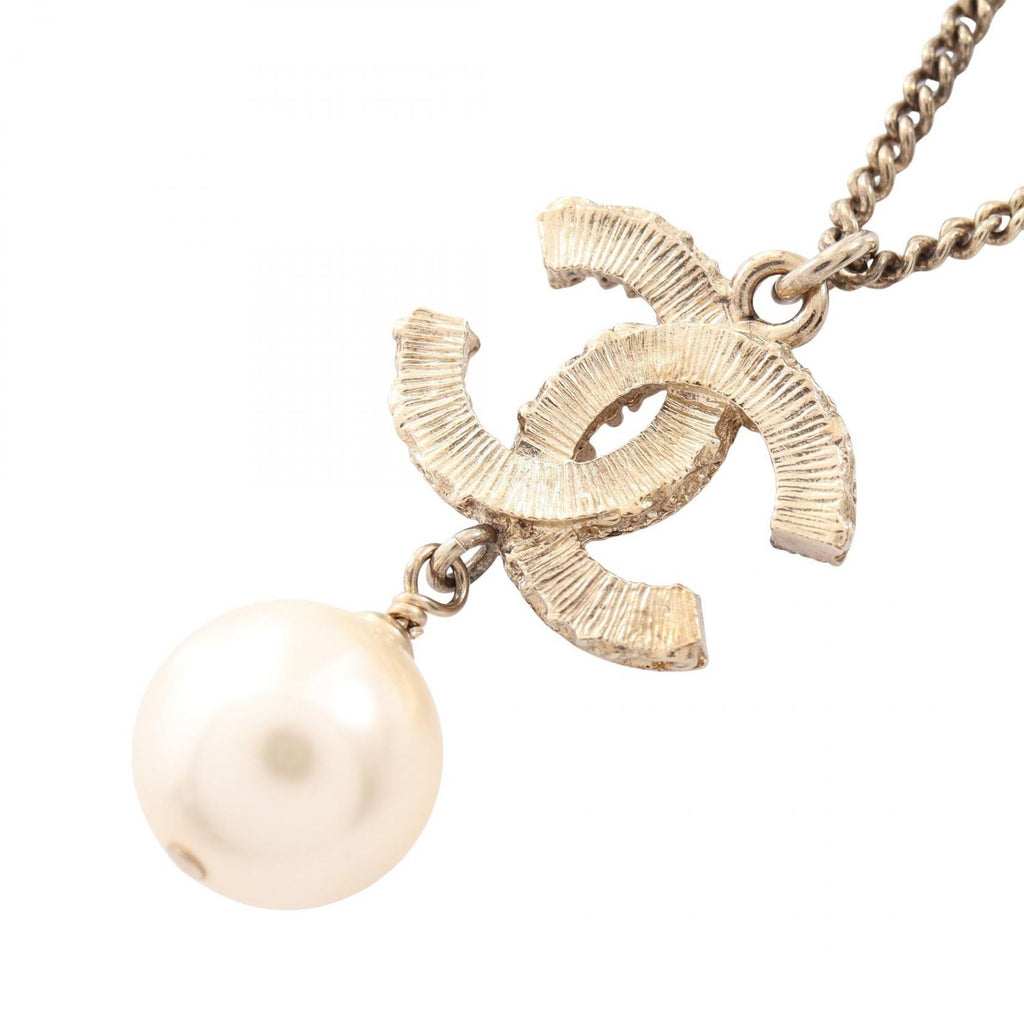 Chanel Necklace CC Logo — view 2