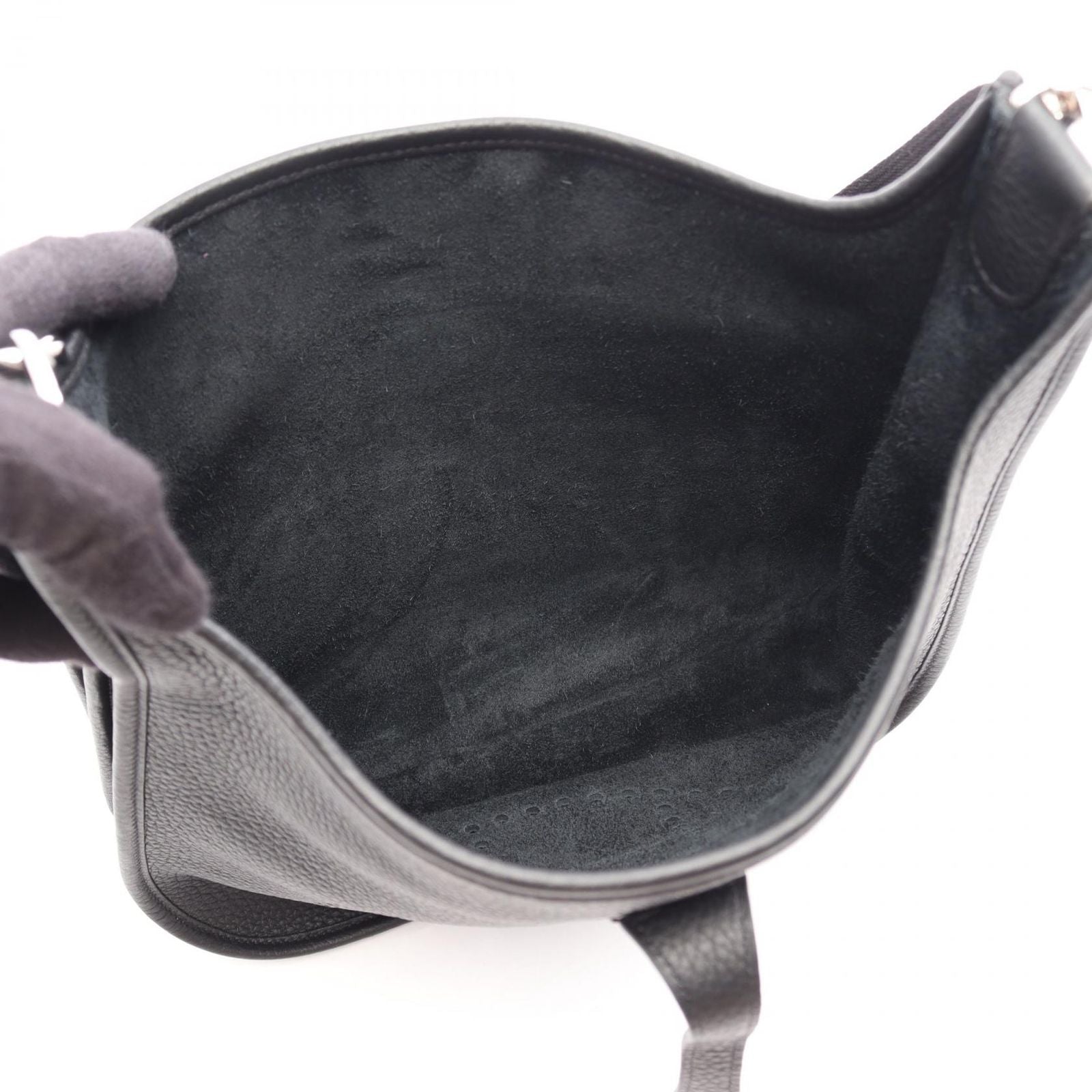 Hermes Shoulder Bag Evelyne 3 Trois PM Black Leather — view 3