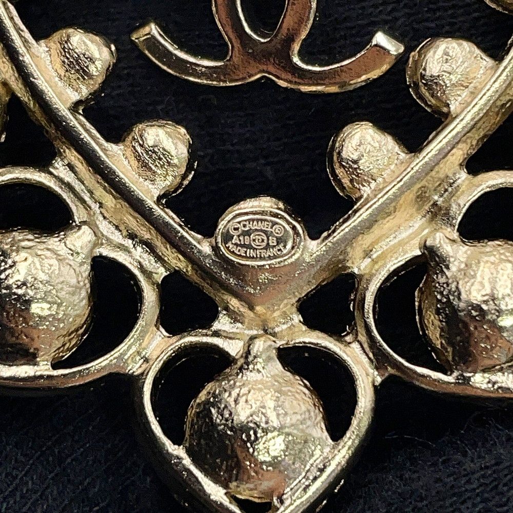 Chanel Brooch CC Logo Heart Rhinestone Faux Pearl Color Stone Metal — view 8
