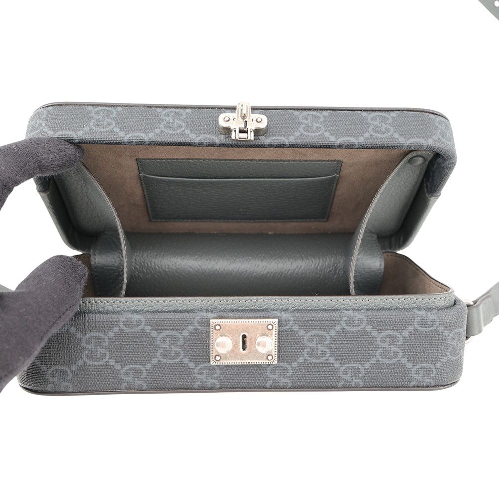 Gucci Shoulder Bag Cutout Interlocking GG Supreme Leather Black — view 5