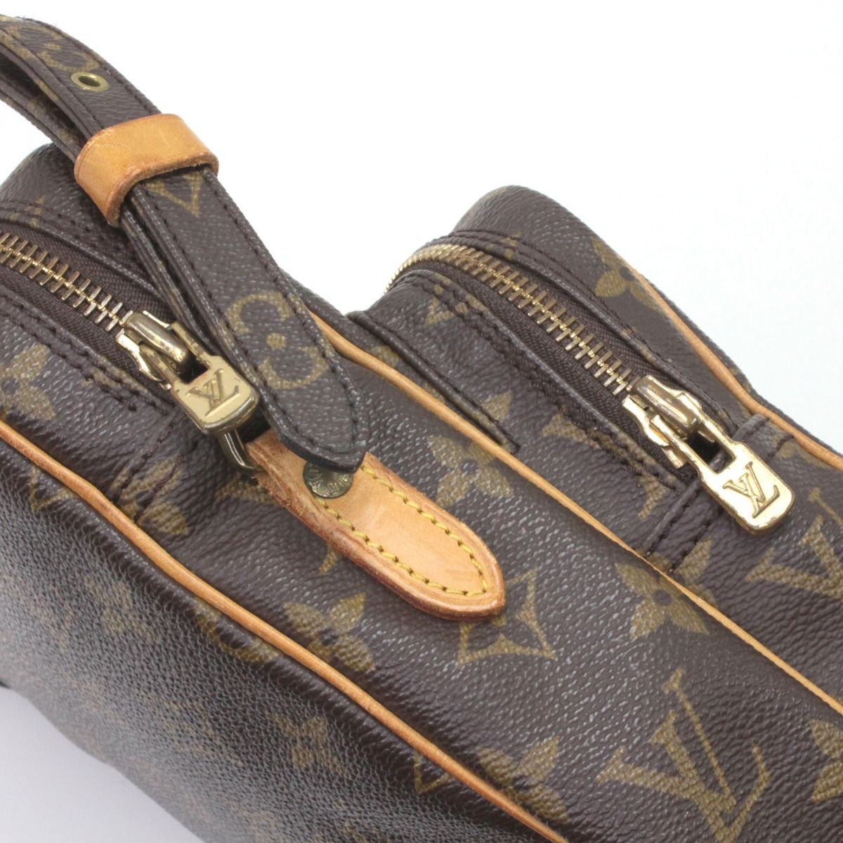 Louis Vuitton Shoulder Bag Monogram Amazon Inner Pocket Not Available — view 7