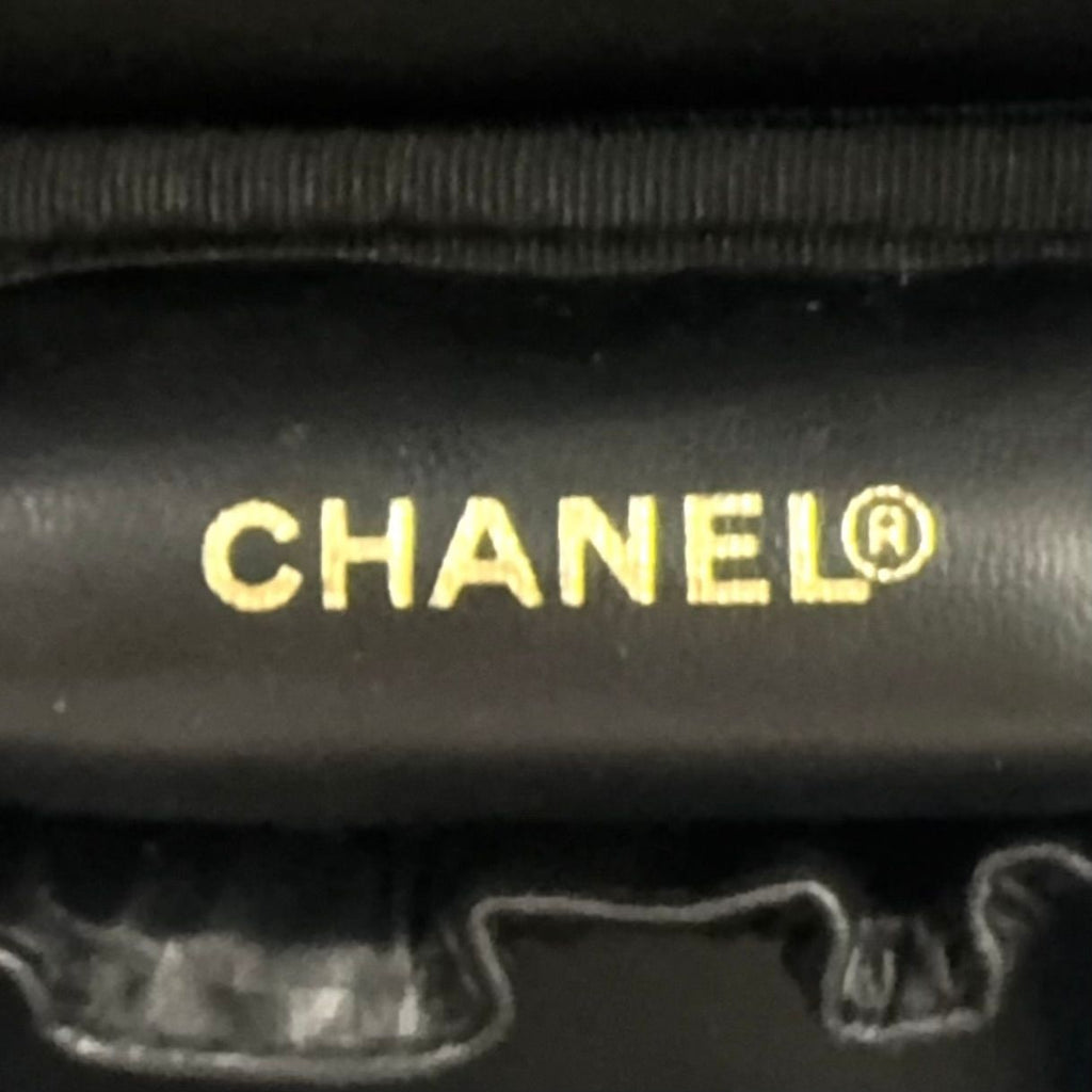 Chanel CC Logo Vanity Caviar Leather Black Handbag Gold — view 4