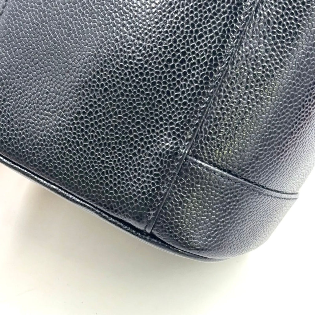 Chanel CC Logo Vanity Caviar Leather Black Handbag Gold — view 7