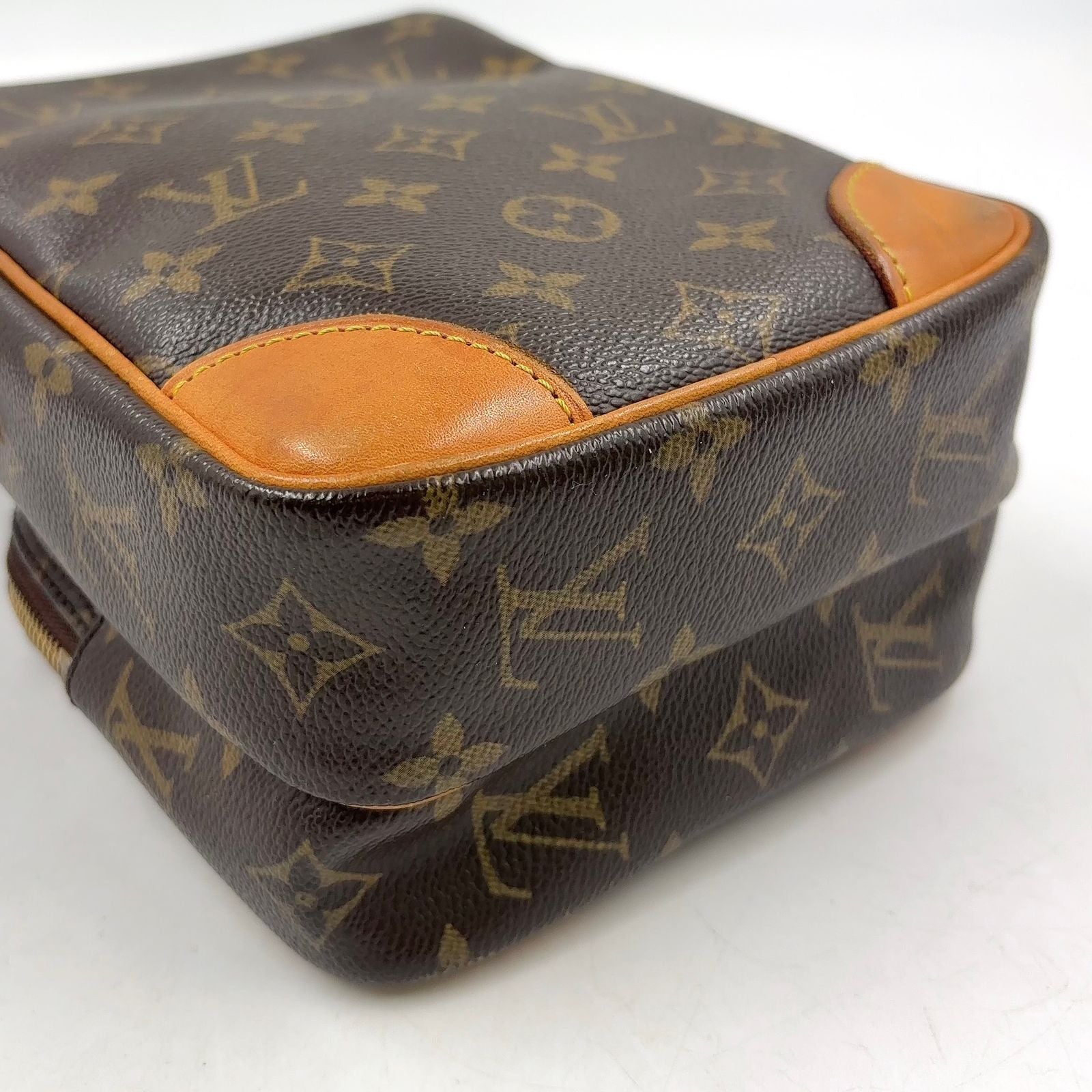 Louis Vuitton Amazon Monogram Leather Brown Shoulder Bag Gold — view 7