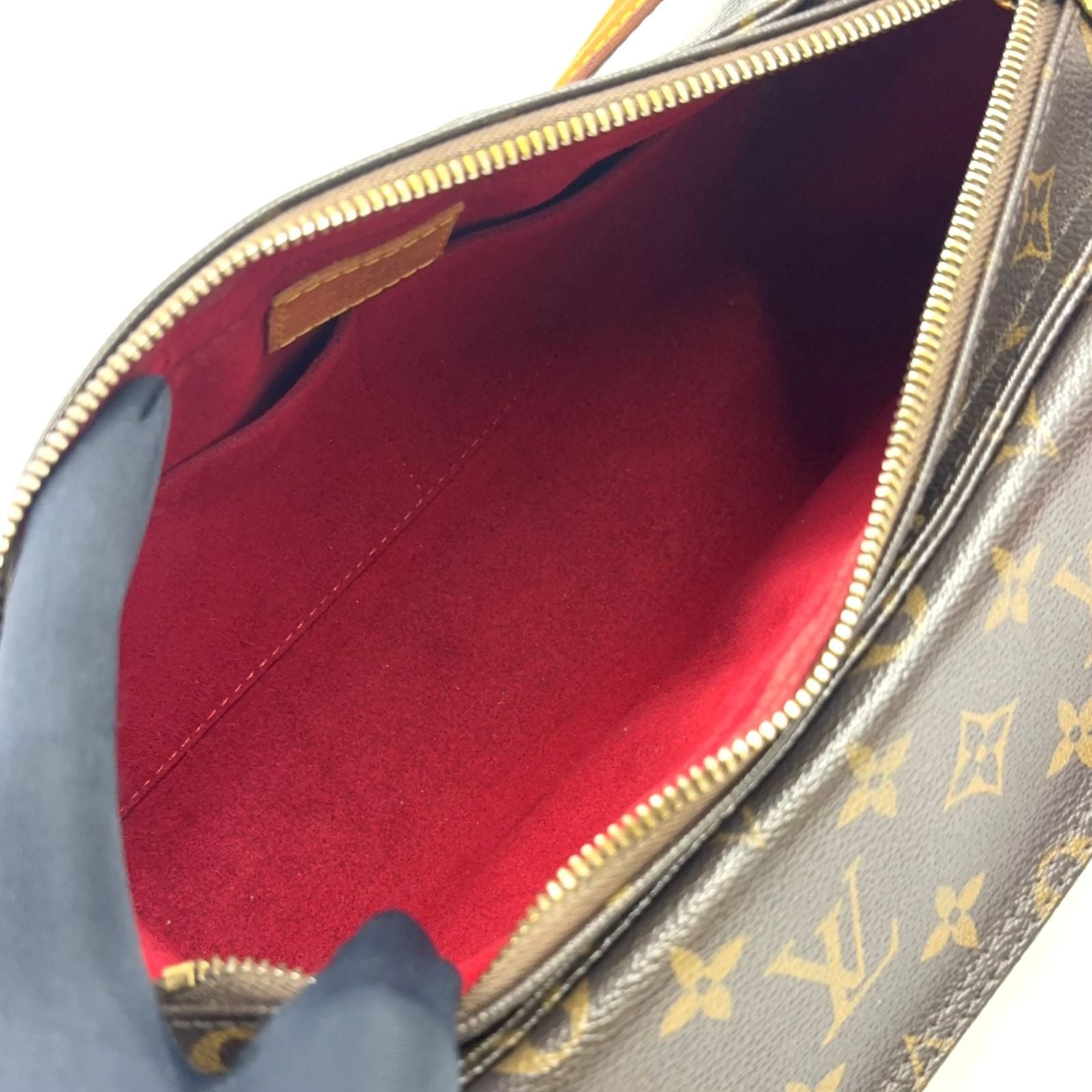 Louis Vuitton Viva Cite MM Monogram Blurry Leather Brown Shoulder Bag Gold — view 3