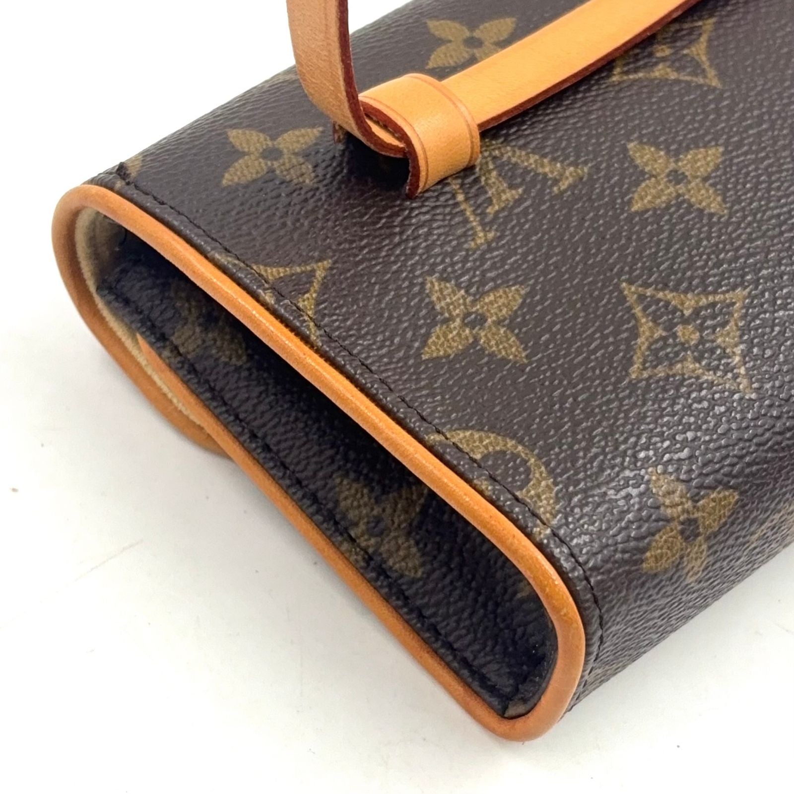 Louis Vuitton Pochette Twin PM Monogram XS Leather Brown Shoulder Bag Gold — view 7