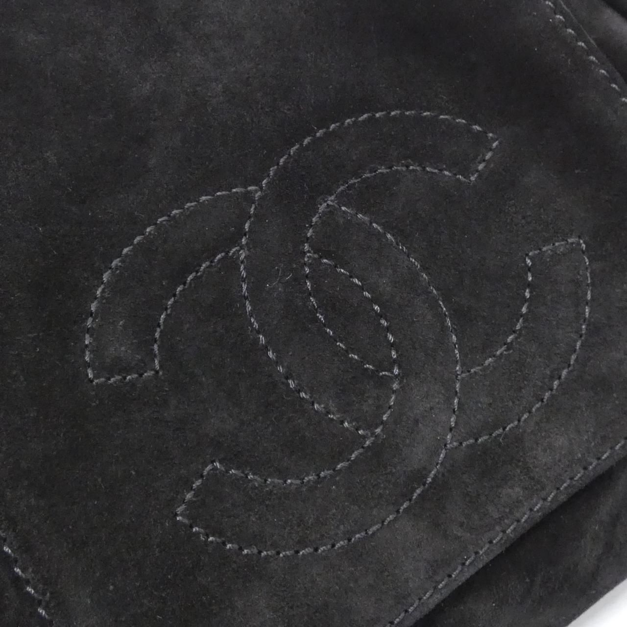 Chanel Vintage Shoulder Bag — view 4
