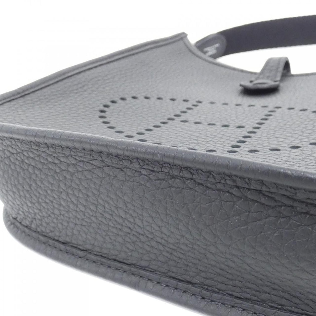 Hermes Evelyne Amazon 16 Shoulder Bag — view 3
