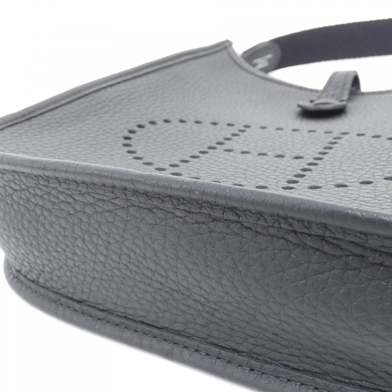 Hermes Evelyne Amazon 16 Shoulder Bag — view 3