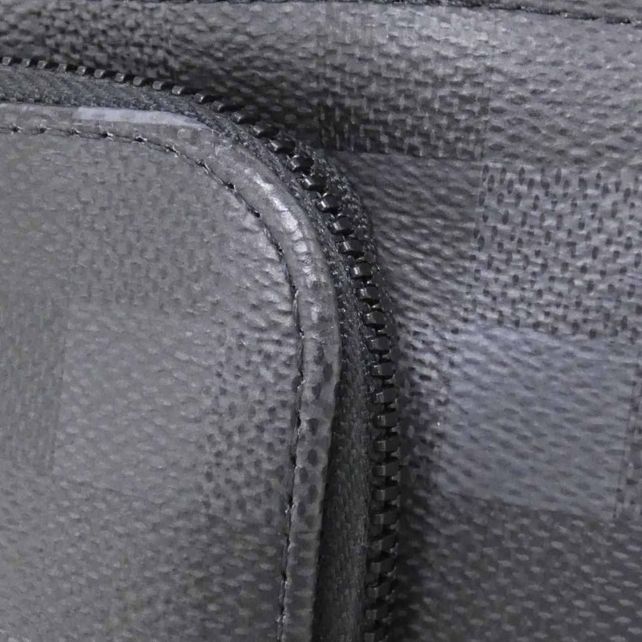 Louis Vuitton Damoflage Rush Bum — view 5