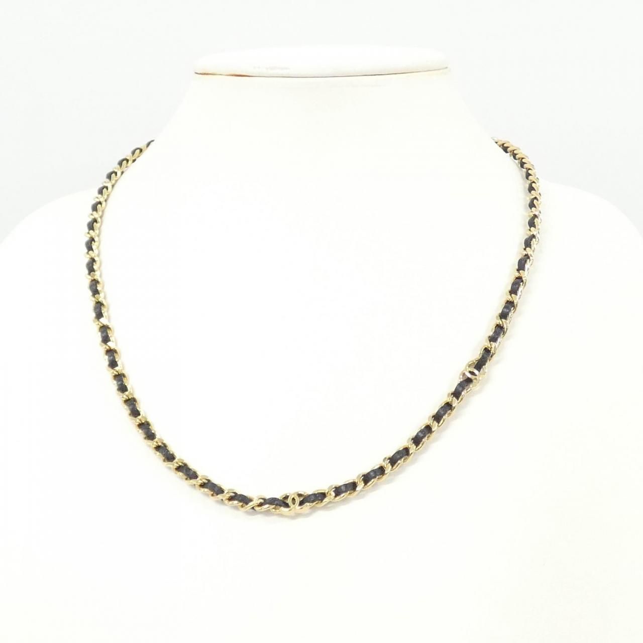 Chanel Necklace Gold — view 5