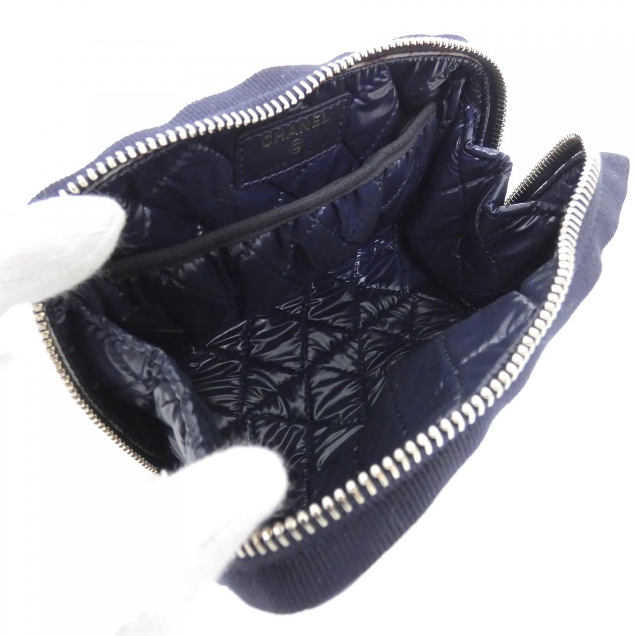 Chanel Pouch Navy — view 6