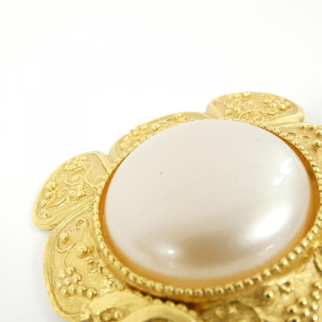 Chanel Vintage Brooch Gold — view 3