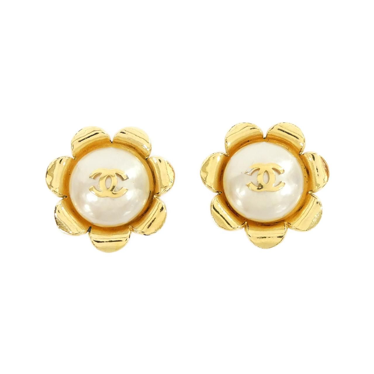 Chanel Vintage Earrings Gold