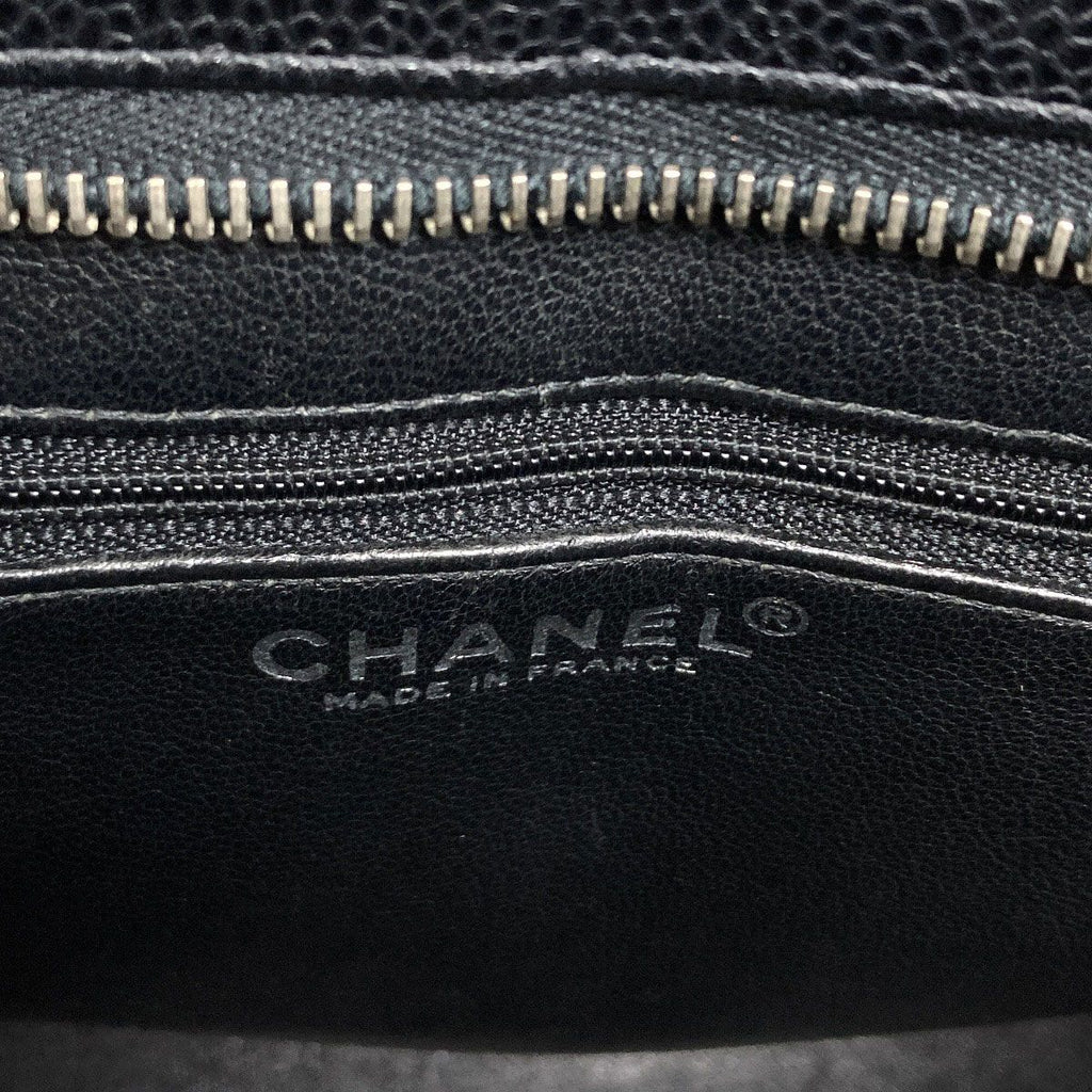 Chanel Reissue Tote Bag Silver Grained Calfskin — view 6