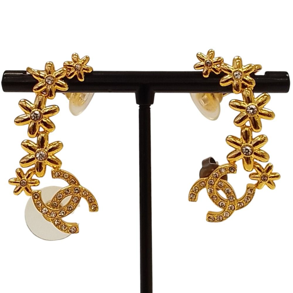 Chanel CC Logo Flower Motif Earrings Gold