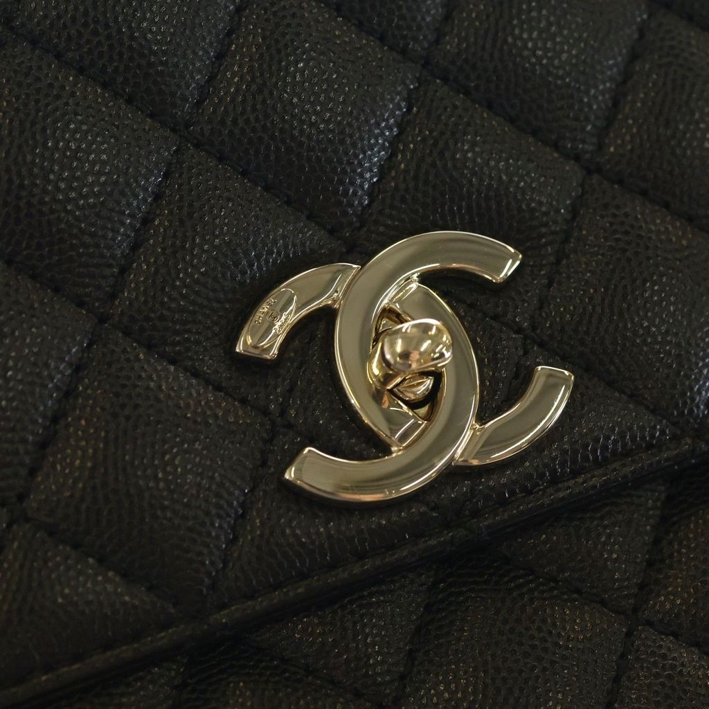 Chanel Coco Handle 29 Large Shoulder Bag Caviar Leather Gold Black Plate — view 7