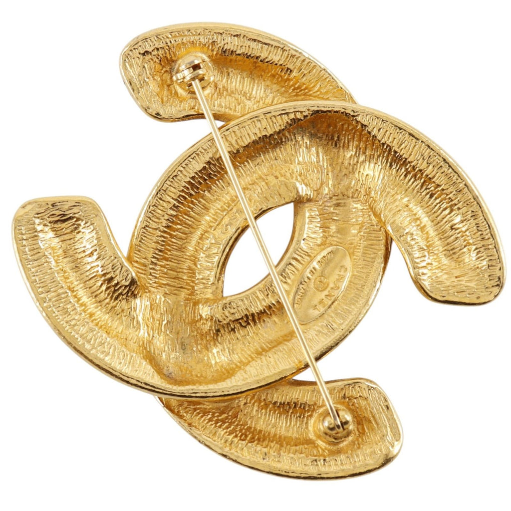 Chanel CC Logo Quilted Gold Plated Brooch — view 2