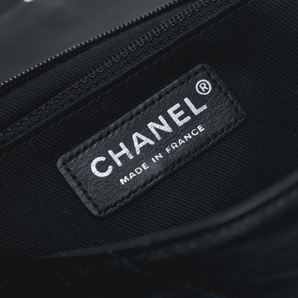 Chanel Quilted Shoulder Bag Calfskin Black Silver Chain Bag CC Logo Turnlock — view 8
