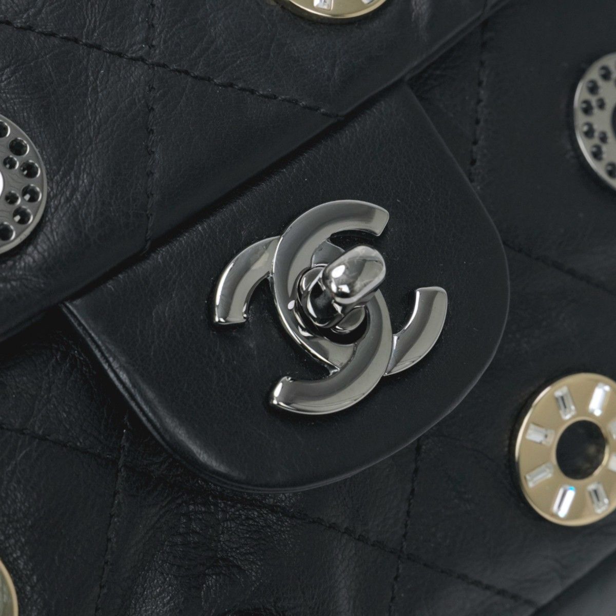 Chanel Quilted Shoulder Bag Calfskin Black Silver Chain Bag CC Logo Turnlock — view 7
