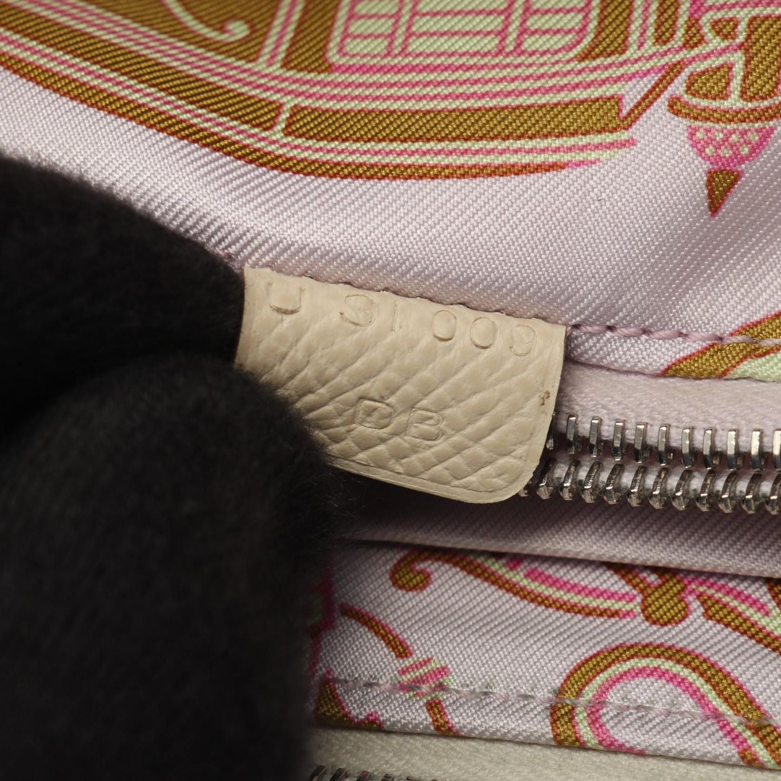 Hermes Round Length Wallet Azap Long Silk in Nata in — view 5