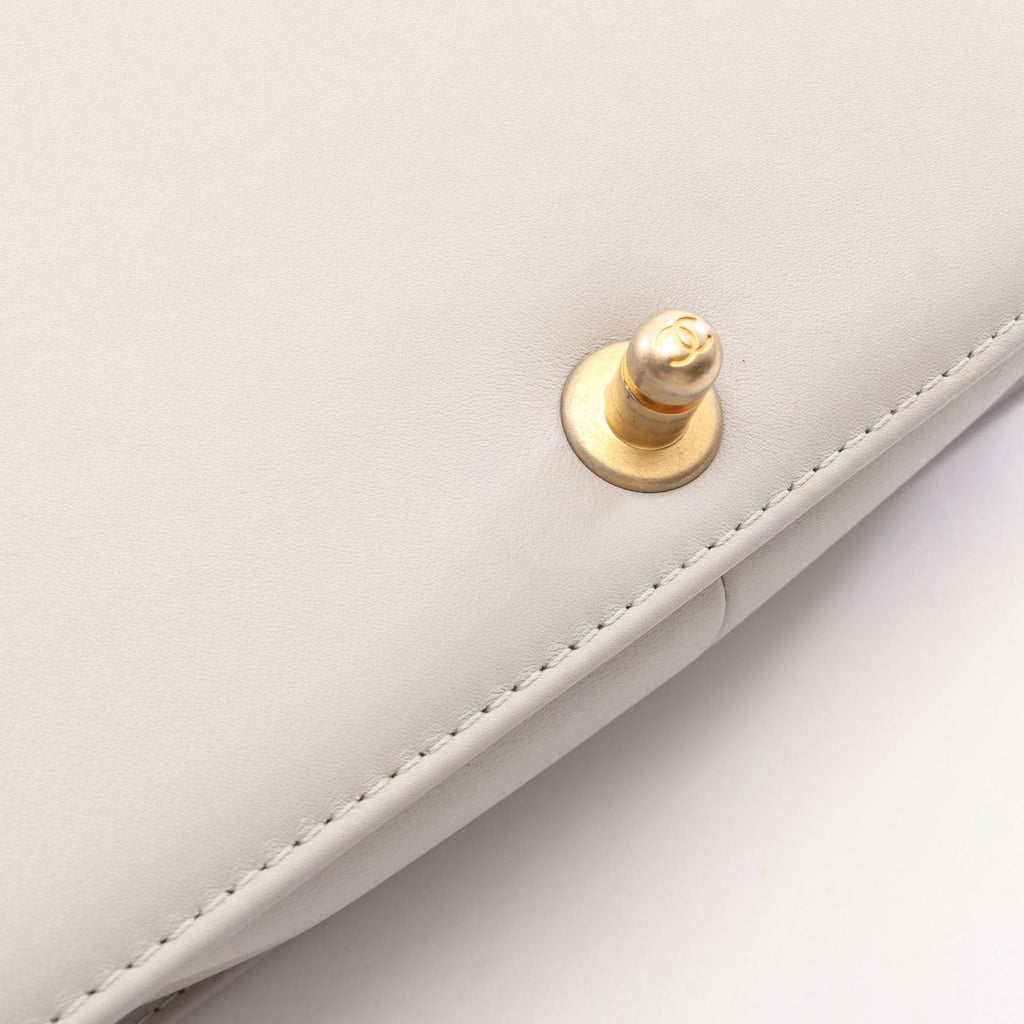 Chanel Shoulder Bag Boy Light Gray Lambskin Boy 19 Chain — view 7